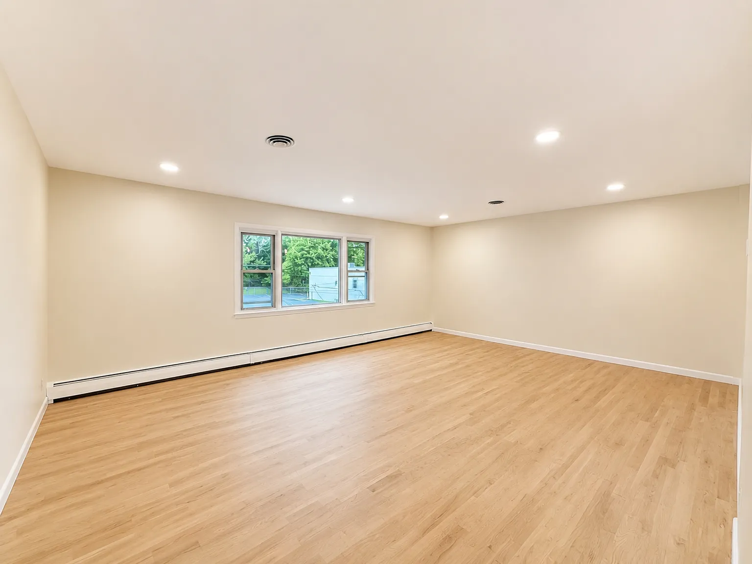 3 bed, 1650 sqft, $3,250 — Photo 4