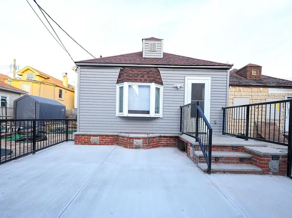 7 Lake Ave #1, Brooklyn, NY 11235