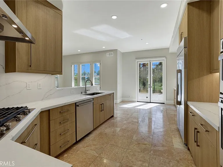 2468 Aquasanta — Photo 20