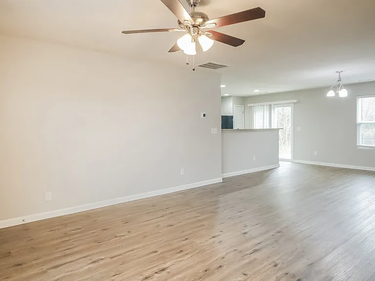 2132 Boulder Ct — Photo 4