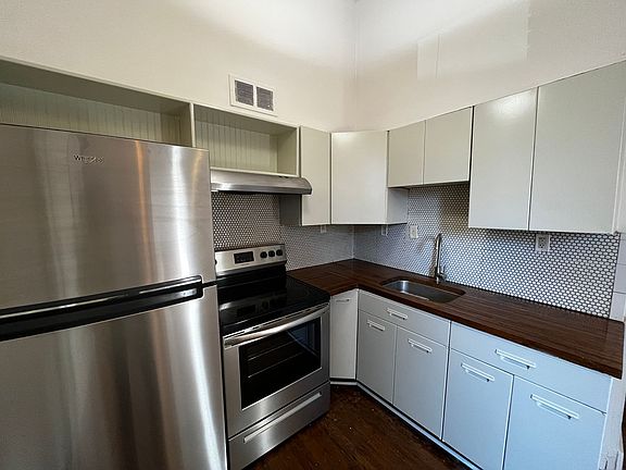 5th image of 1129 S 6th St APT 3