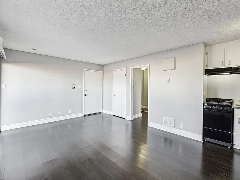 Metro Park Apartments - San Leandro — Photo 21