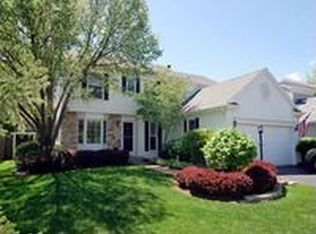 128 Southfield Dr, Vernon Hills, IL 60061