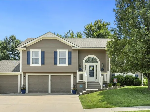 1202 Ashford St, Pleasant Hill, MO 64080