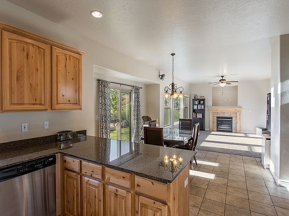 2nd image of 618 W. Canteloupe Court