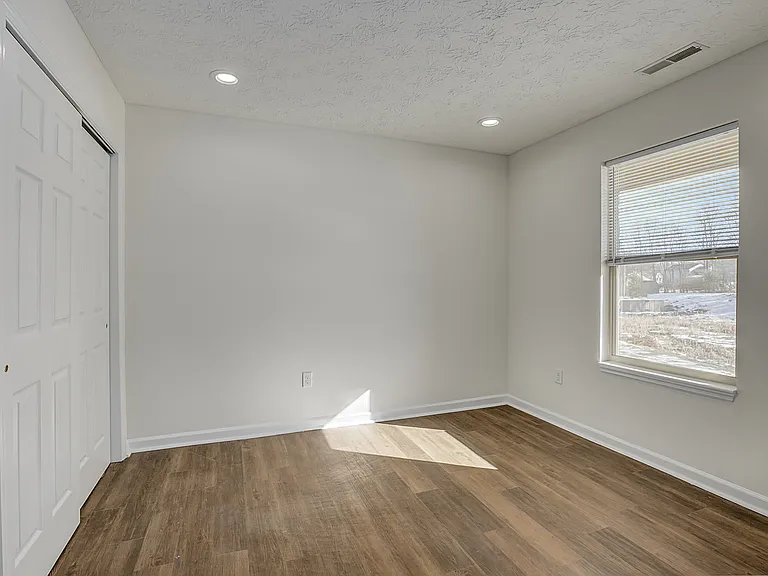 1219 Sparta Dr — Photo 6