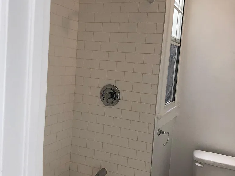 845 S Normandie Ave #8 — Photo 9