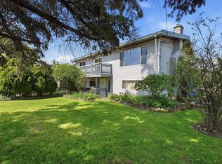 17569 60th Ave, Surrey, BC V3S 1T9