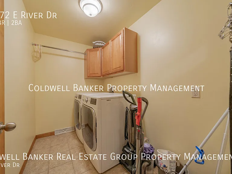 772 E River Dr — Photo 24