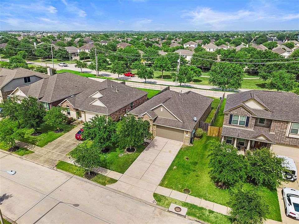 1st image of 6739 Strawberry Brook Ln