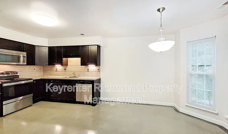 10800 Smithers Ct — Photo 4