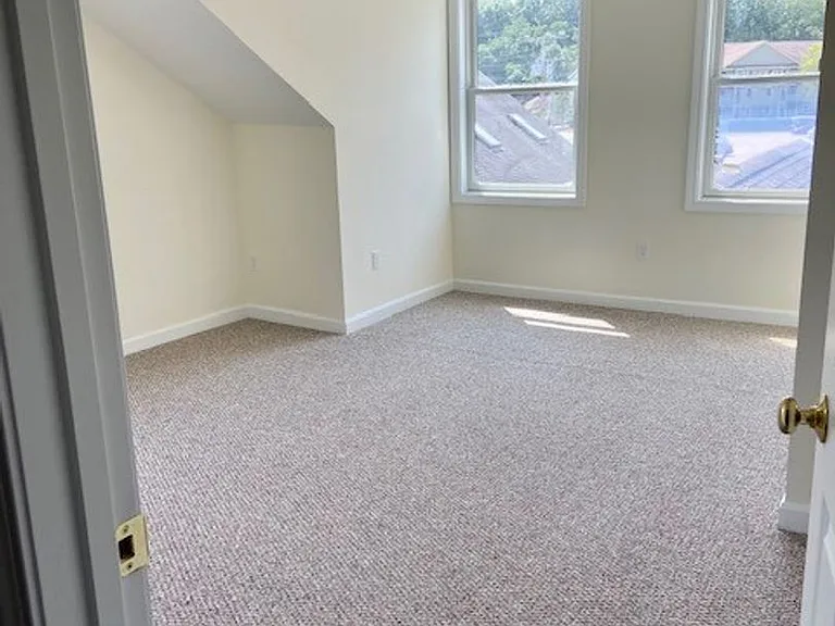 74 Exeter Rd — Photo 5