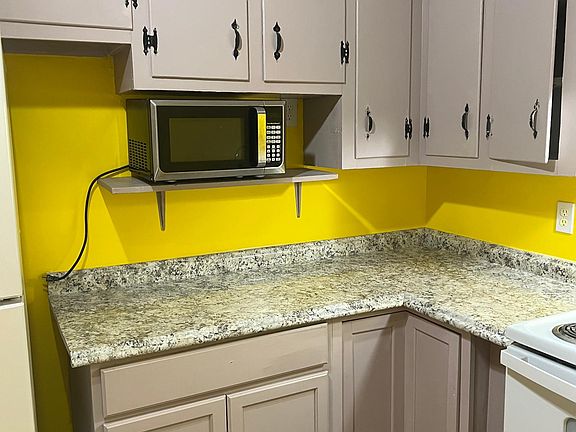 Kitchen microwave cabinet space
