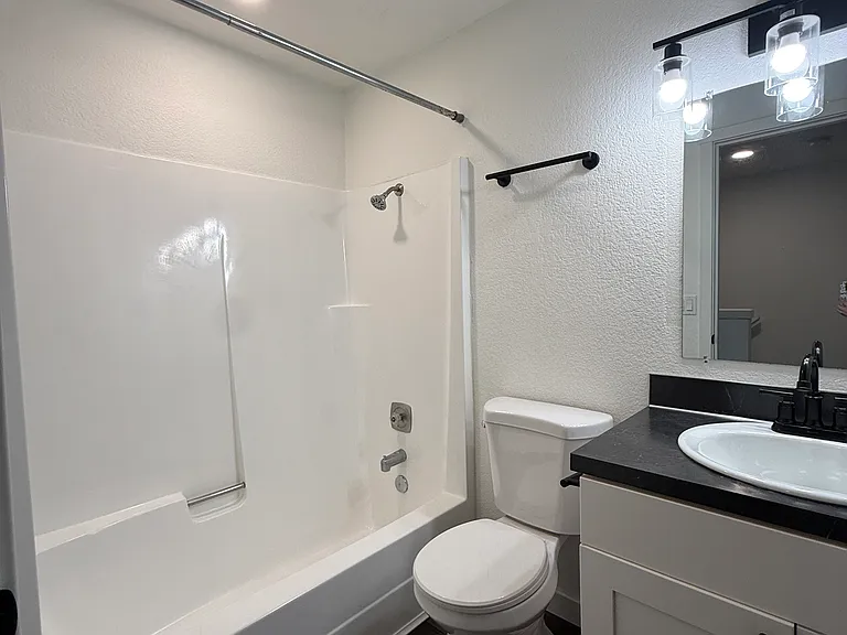 1002 Ash St #1032 — Photo 7