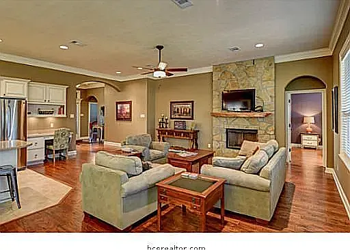 4252 Rocky Rhodes Dr — Photo 6