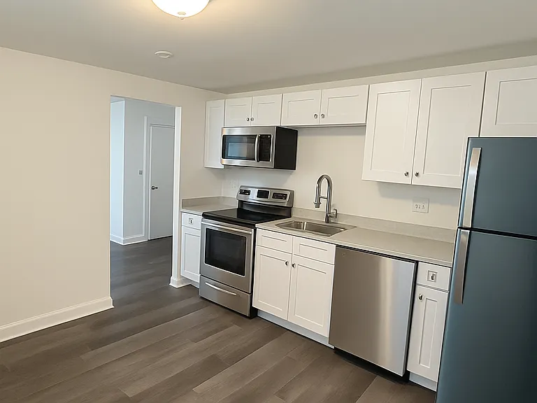 149 Adams St #3 — Photo 2