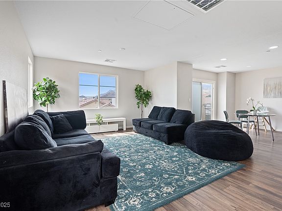 4th image of 10758 Fenway Park Ave