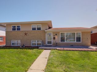 131 N Floyd Ln, Chicago Heights, IL 60411
