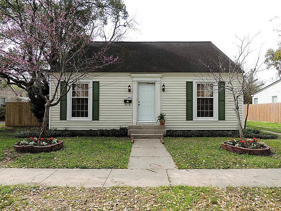1st image of 215 W Hunnicutt St