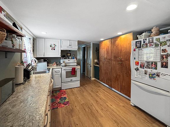 4th image of 578 Centerville Road