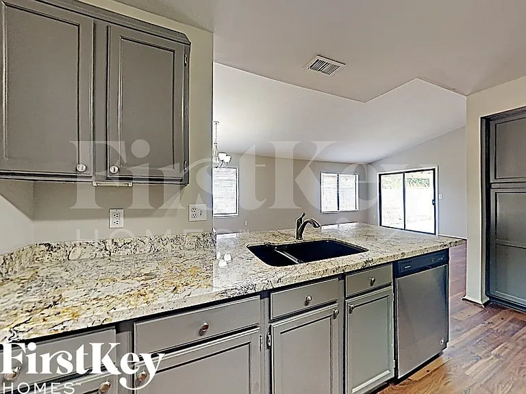 3167 W Foothill Dr — Photo 5