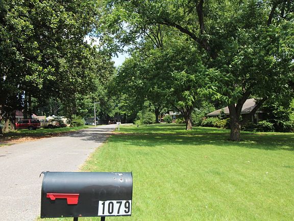 4th image of 1079 Alden Rd