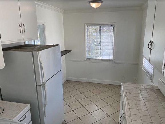5th image of 870 S Gramercy Pl #4