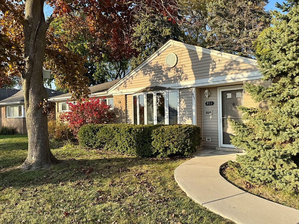 1st image of 911 E Villa Dr