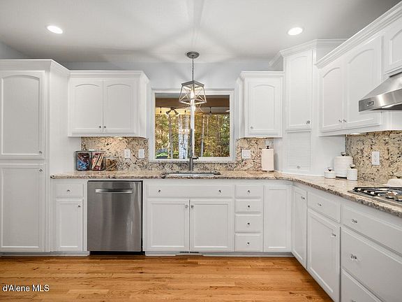 3rd image of 24136 N McKenzie Dr
