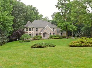 20 Surrey Ln, Sparta, NJ 07871