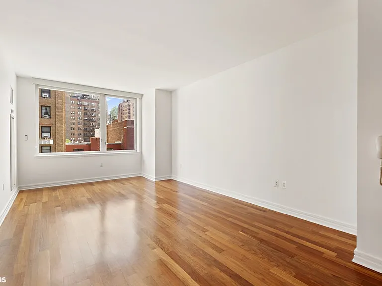 200 W End Ave #7B — Photo 3