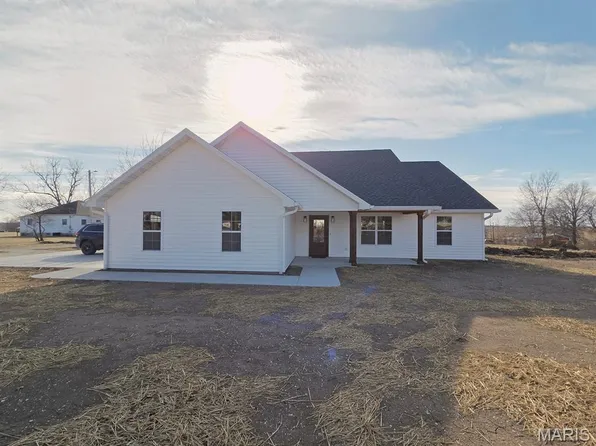 301 Columbus St, La Belle, MO 63447