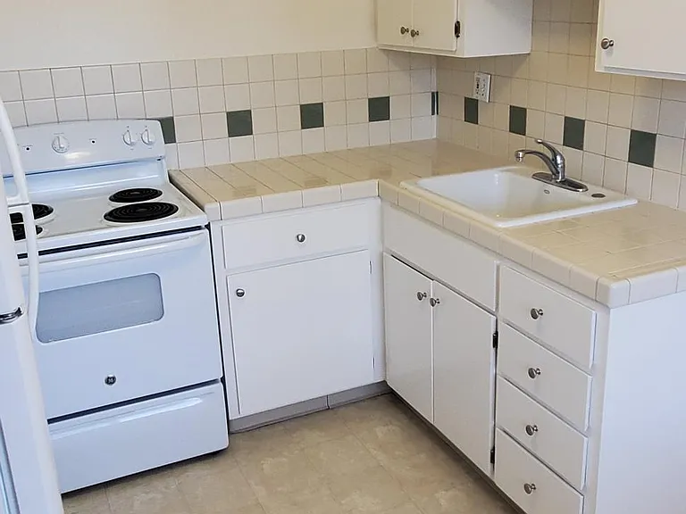 2918 Deakin St #5 — Photo 7