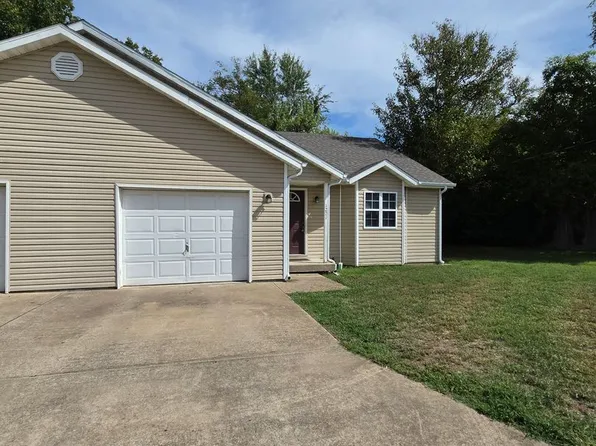 1221 Peters Ave, Joplin, MO 64801