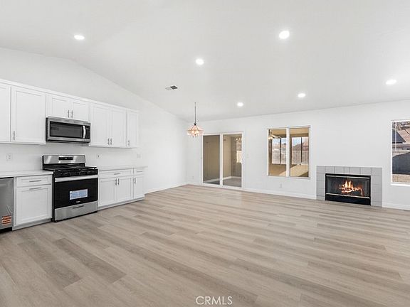 3rd image of 44238 Encanto Way