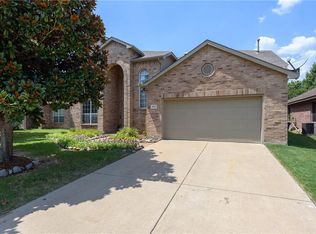 1515 Nightingale Ln, Corinth, TX 76210