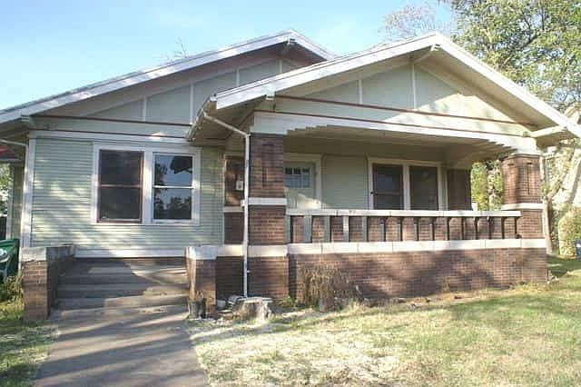 1st image of 1022 W Hickory St