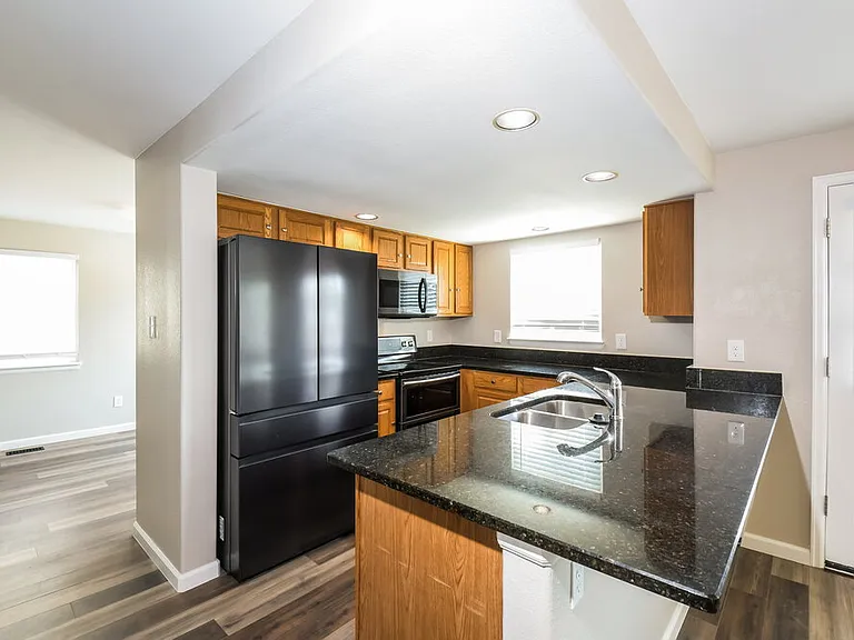 12158 Hudson Ct — Photo 9