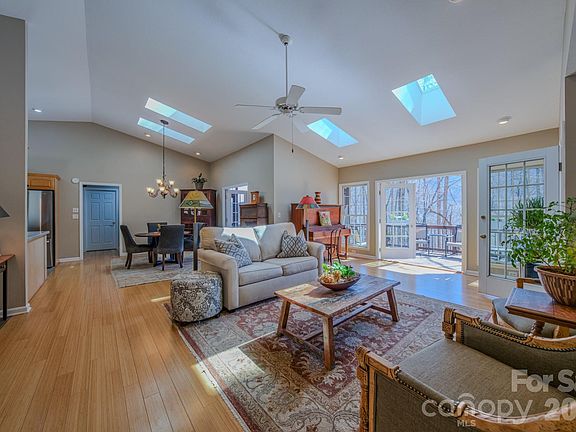 3rd image of 38 Sutton Knob Rd