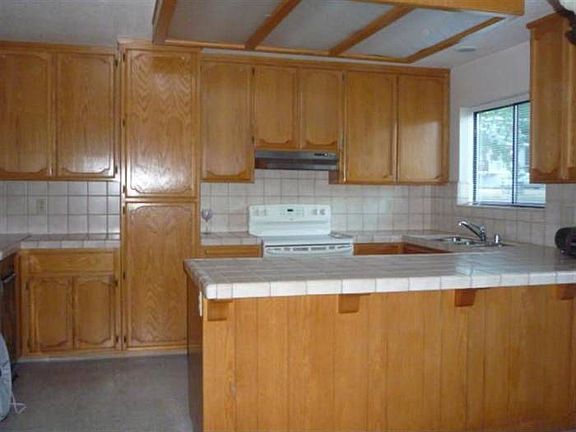 5th image of 19108 Wildflower Dr