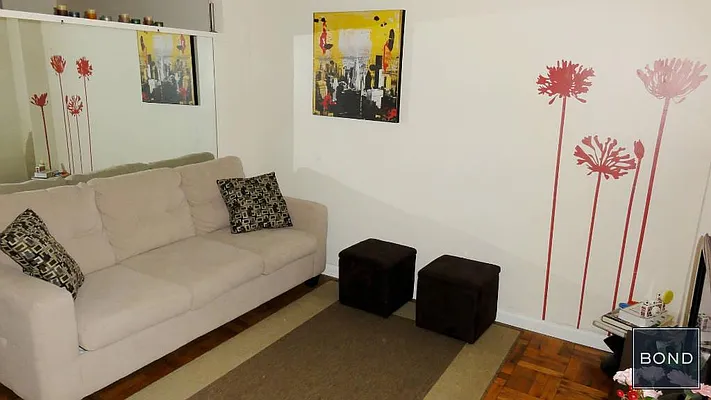 Rented by Bond New York | media 4