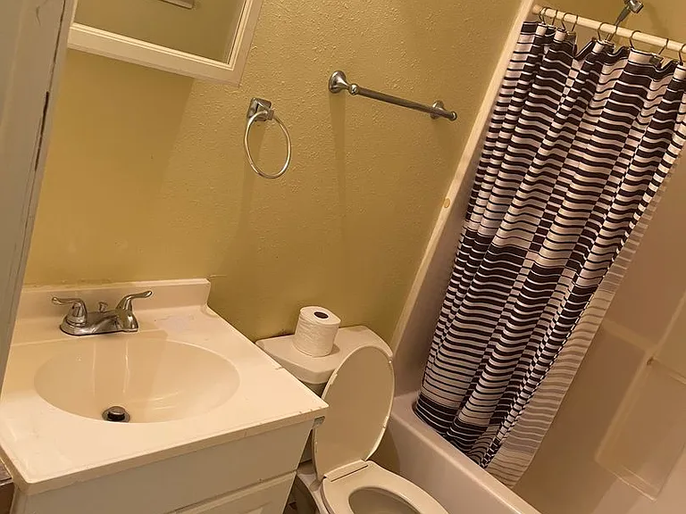 305 E Pine St #B — Photo 1