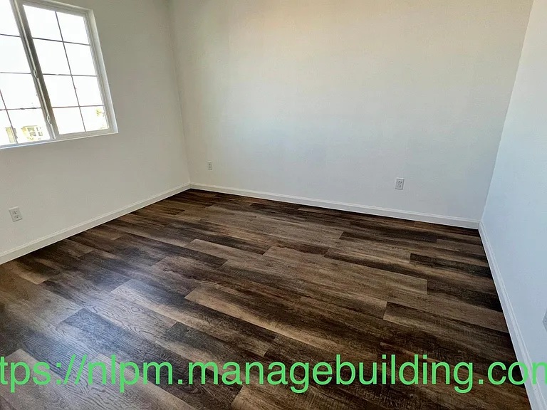 13328 Hyacinth Ct — Photo 21