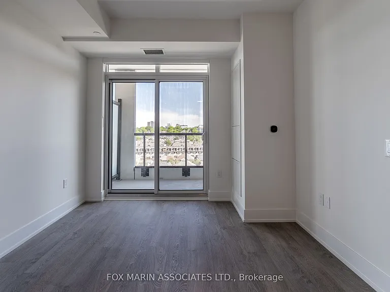 858 Dupont St #806 — Photo 14