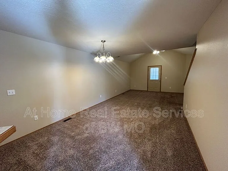 1260 N Westwood Ave — Photo 2