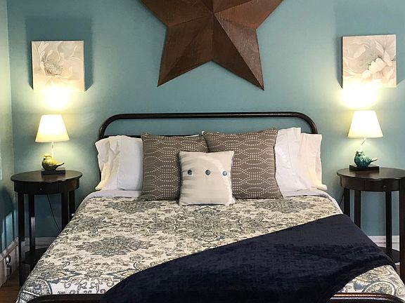 Sleep well in this comfy queen bed under the star.