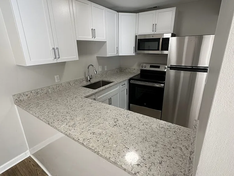 105 Berry St #8 — Photo 1