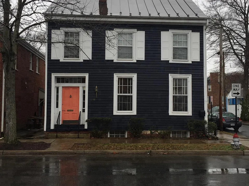 1218 Caroline St