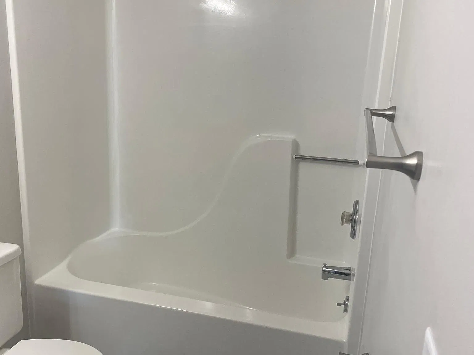 2 bed, 1.5 bath, $975 — Photo 4