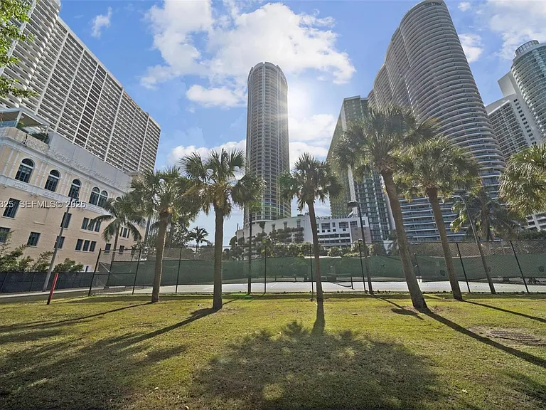 1750 N Bayshore Dr #4315 — Photo 4